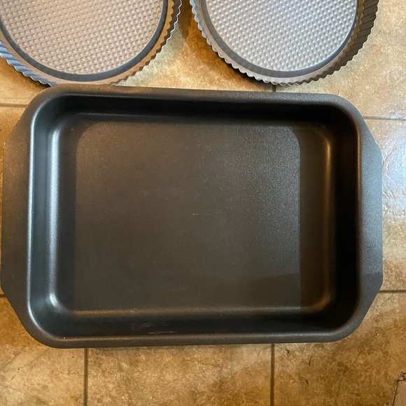 Baking Tins - Picture 2 of 8